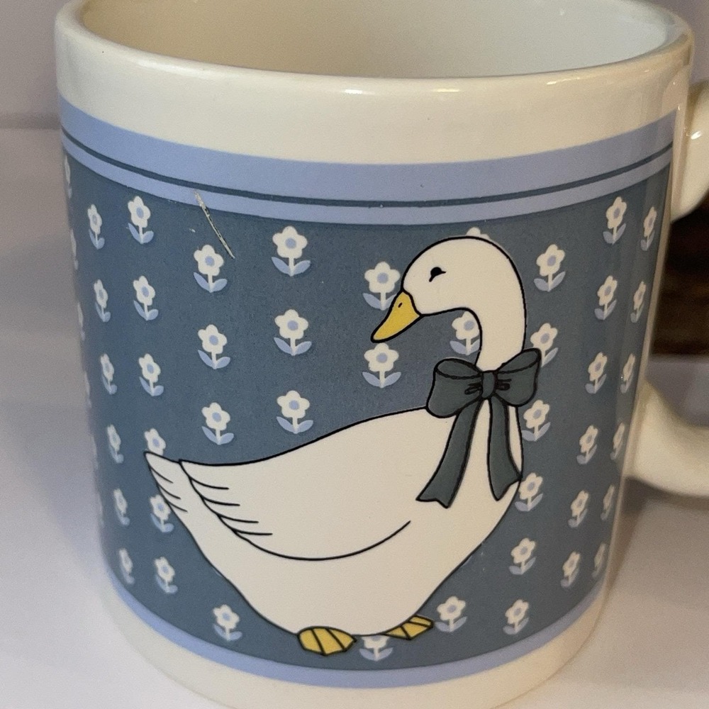 Goose Mugs Lot Of 4 ~ 10 oz Blue Floral Bow Ceramic Country Cottage Vintage - Picture 5 of 11
